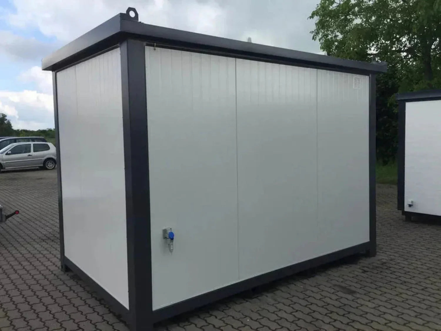 Bürocontainer. 3,50 × 2,20m