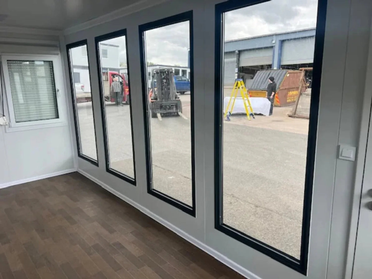 Bürocontainer mit Panoramafenstern (mobil & tragbar)